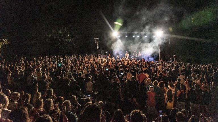 Περισσότεροι από 35.000 θεατές στο 42ο Φεστιβάλ Ρεματιάς – Νύχτες Αλληλεγγύης 2025 – Δήμος Χαλανδρίου