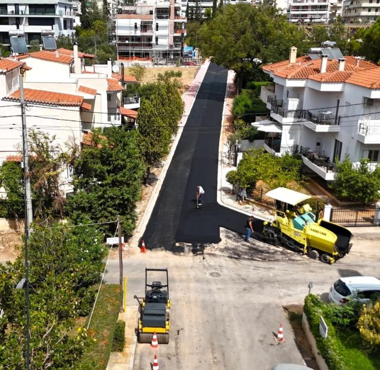 Ασφαλτοστρώθηκε το διανοιγμένο τμήμα της οδού Μοστρού – Μια ακόμη σημαντική παρέμβαση για τον Σωρό – Δήμος Αμαρουσίου