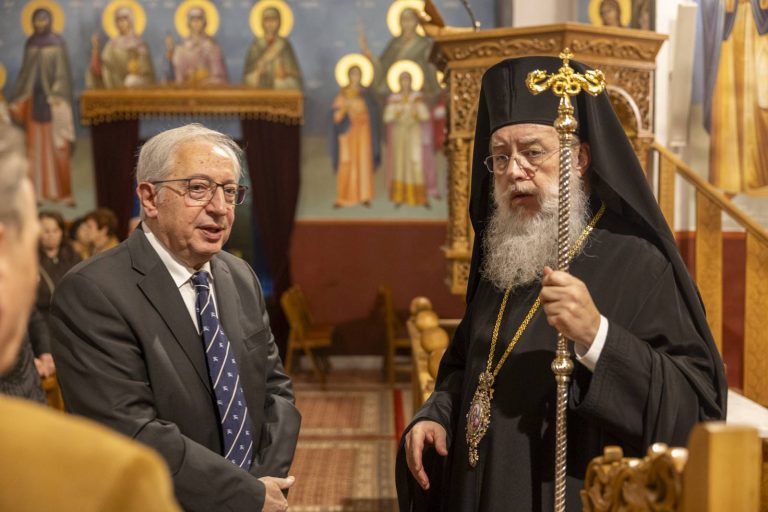 Τελέστηκε ο Μέγας Πανηγυρικός Εσπερινός της Υπαπαντής του Κυρίου στην Αγία Φιλοθέη Αμαρουσίου παρουσία του Δημάρχου Θ. Αμπατζόγλου – Δήμος Αμαρουσίου