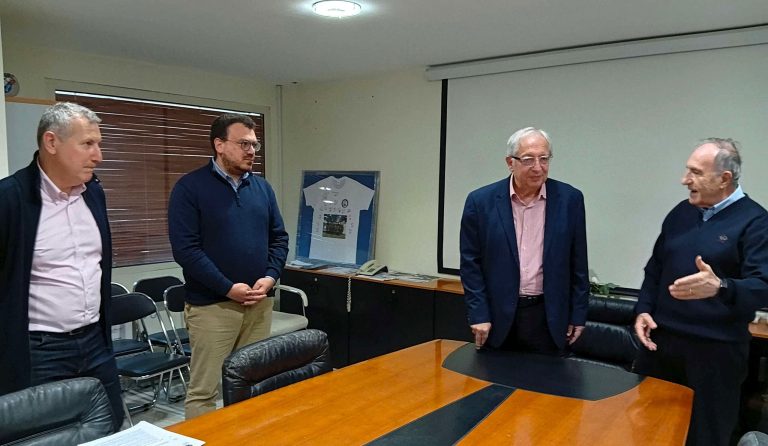 Ορκωμοσία του νέου Δημοτικού Συμβούλου Μιχάλη Παπαδόπουλου από τον Δήμαρχο Αμαρουσίου Θεόδωρο Αμπατζόγλου – Δήμος Αμαρουσίου