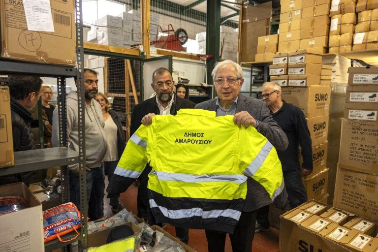 Παράδοση Μέσων Ατομικής Προστασίας στους εργαζόμενους Καθαριότητας και Τεχνικών Υπηρεσιών από τον Δήμαρχο Αμαρουσίου Θεόδωρο Αμπατζόγλου – Δήμος Αμαρουσίου